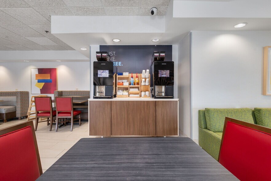 More Photos Of 3610 S Nappanee St, Elkhart Hotel For Sale