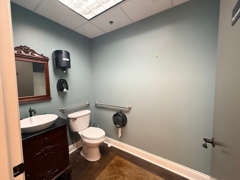 More Photos Of 113-115 W Jackson Ave, Ridgeland Unknown For Lease