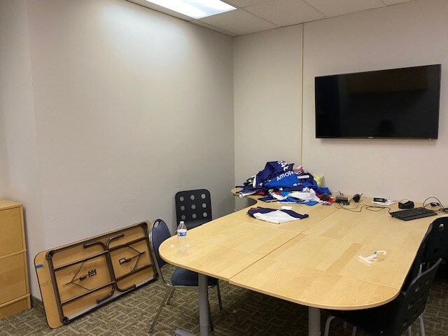 More Photos Of 10501-10553 Battleview Pky, Manassas Light Distribution For Lease