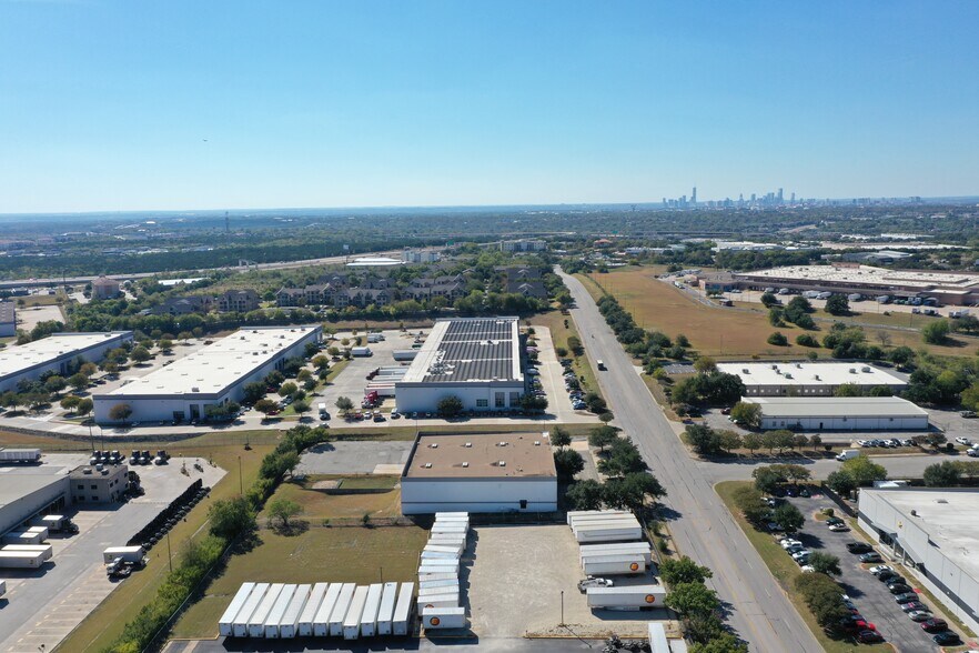 More Photos Of 8020 Exchange Dr, Austin Warehouse For Lease