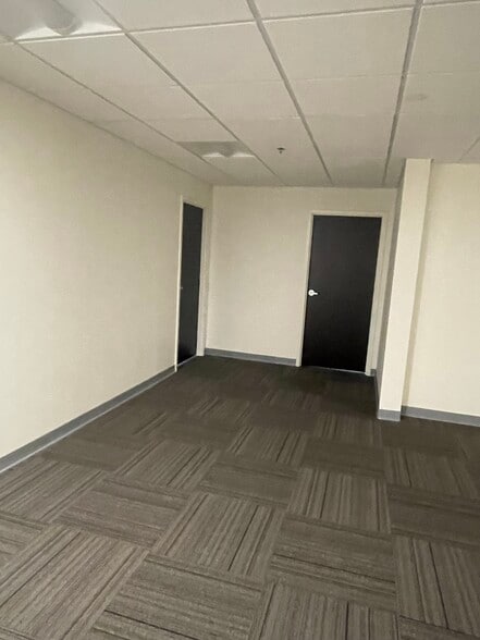 More Photos Of 4901 W Irving Park Rd, Chicago Unknown For Lease
