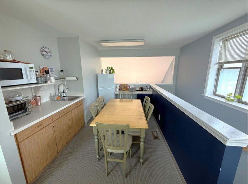 More Photos Of 1550-1558 McDaniel Dr, West Chester Office For Sale