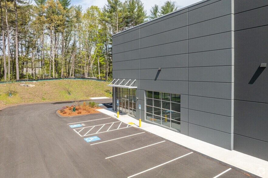 More Photos Of 40 Commerce Way, Tewksbury Warehouse For Lease