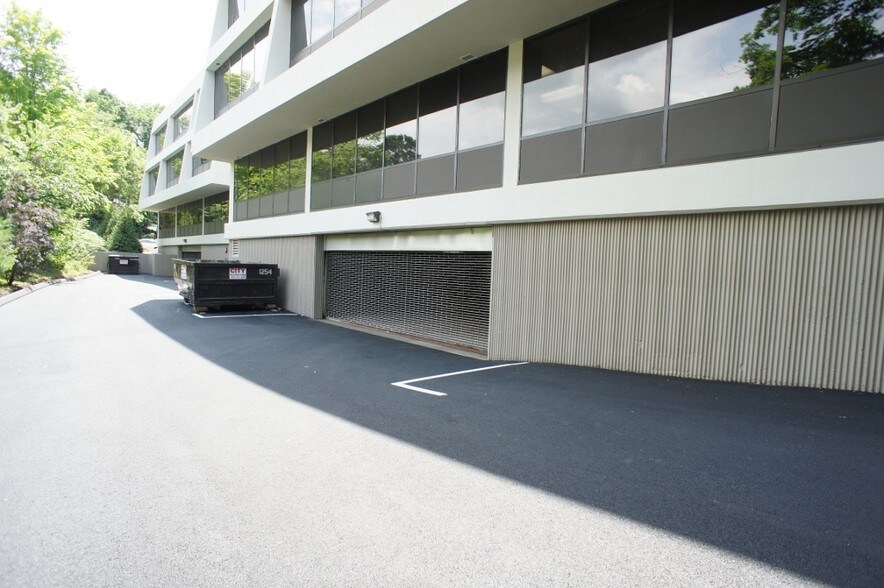 More Photos Of 37 North Ave, Norwalk Office For Lease