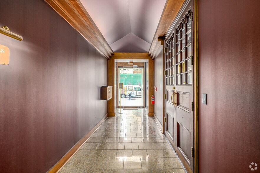 More Photos Of 221 S Tryon St, Charlotte General Retail For Sale