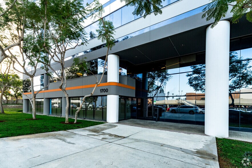 More Photos Of 1700 E Walnut Ave, El Segundo Office For Lease