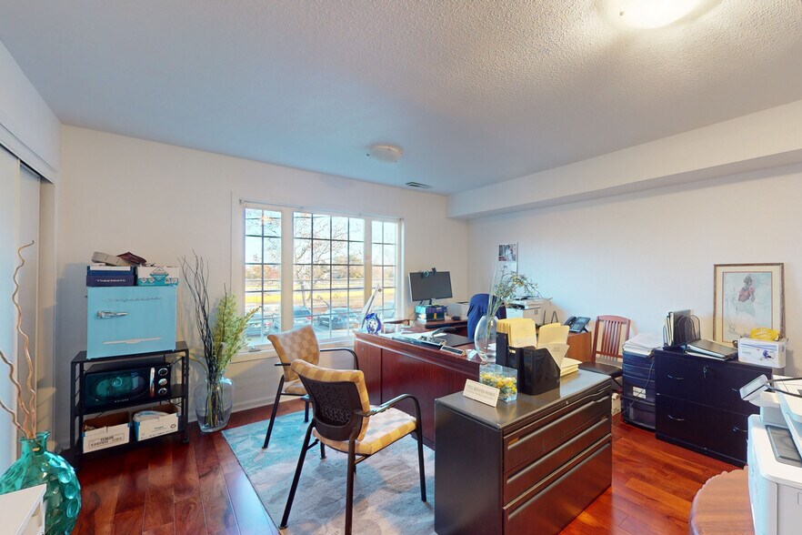 More Photos Of 54 Railroad Ave, Richmond Office Residential For Sale