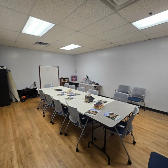 More Photos Of 3950 S Redwood Rd, Salt Lake City Freestanding For Sale