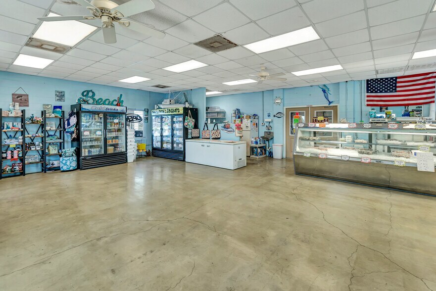 More Photos Of 2241 State Highway 35 N, Port Lavaca Storefront For Sale