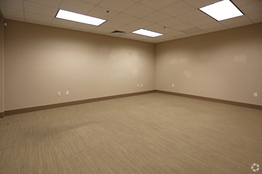 More Photos Of 1610 W International Speedway Blvd, Daytona Beach Medical For Sale