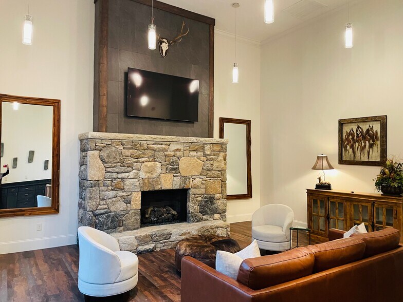 More Photos Of 70 Sapphire Valley Rd, Sapphire Apartments For Sale