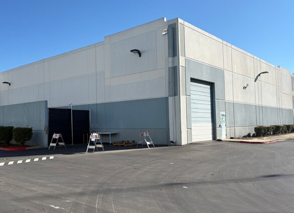 More Photos Of 7500 National Dr, Livermore Light Manufacturing For Sale