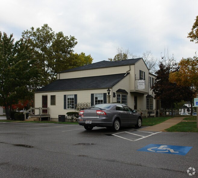 More Photos Of 46 Ravenna St, Hudson Office For Lease