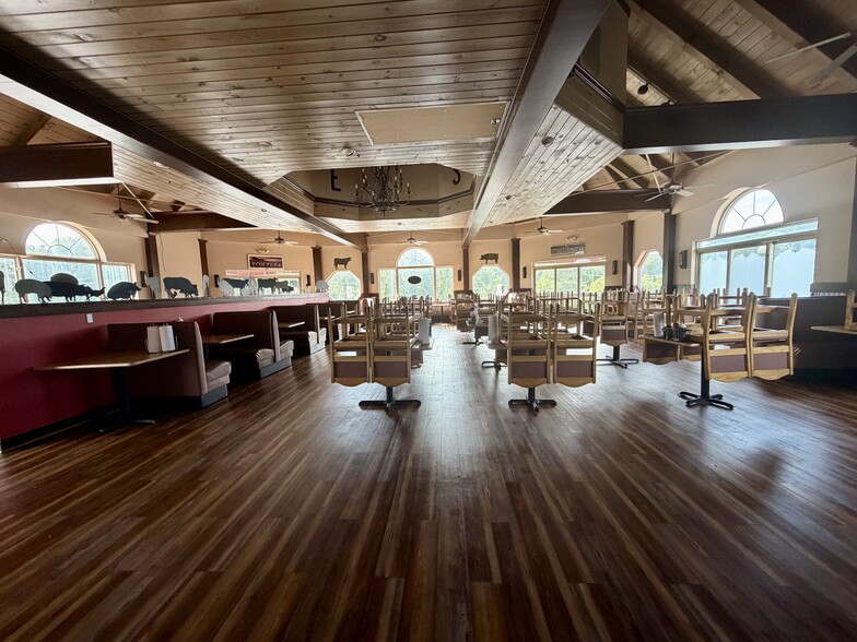 More Photos Of 200-208 W Fleming Dr, Morganton Unknown For Lease