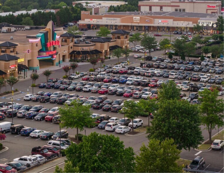 More Photos Of 11500-11900 W Broad St, Richmond Unknown For Lease