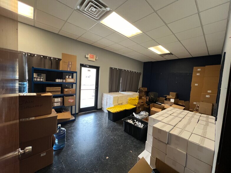 More Photos Of 1050 Meadows Dr, Round Rock Light Distribution For Lease