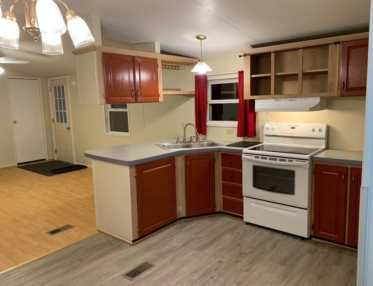 More Photos Of 15 Decasper Dr, Lewis Run Manufactured Housing Mobile Home Park For Sale