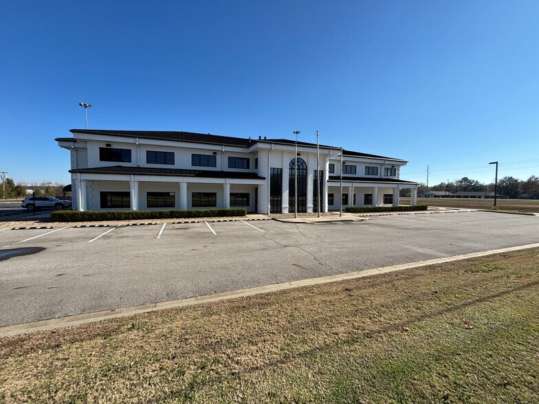 Primary Photo Of 7501 Jenny Lind Rd, Fort Smith Office For Sale