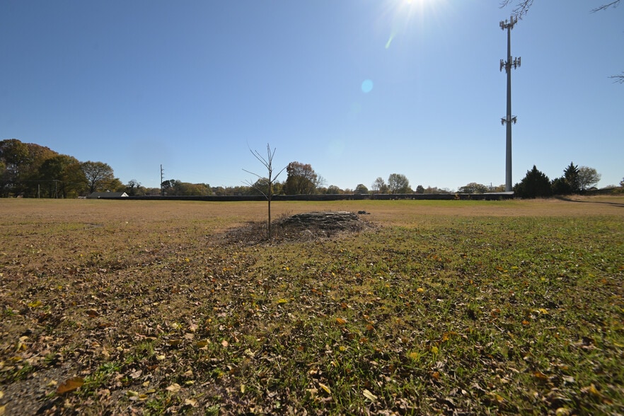 More Photos Of 101 N Yates St, Gastonia Warehouse For Lease