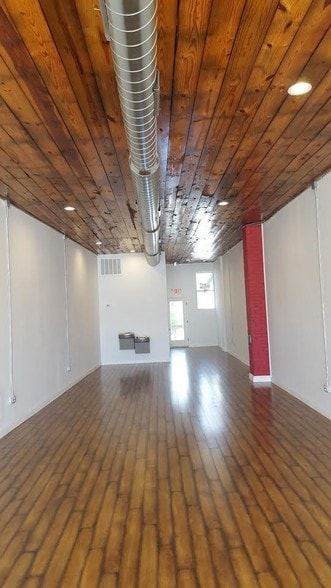 More Photos Of 516 E Main St, Spartanburg Storefront For Sale