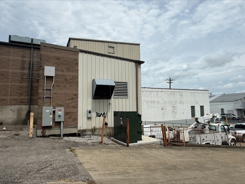 More Photos Of 3607 Dixie Hwy, Elsmere Manufacturing For Lease