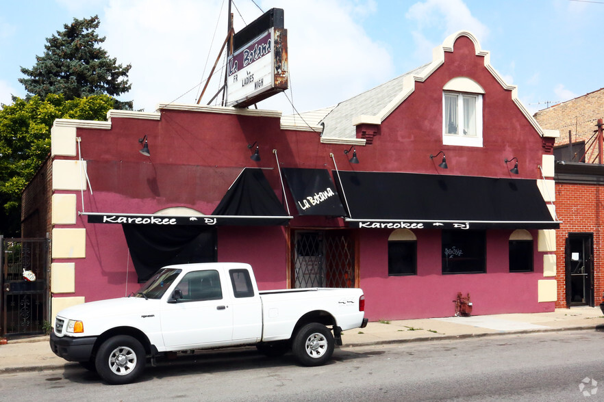 Primary Photo Of 4818 S Pulaski Rd, Chicago Storefront Retail Residential For Lease