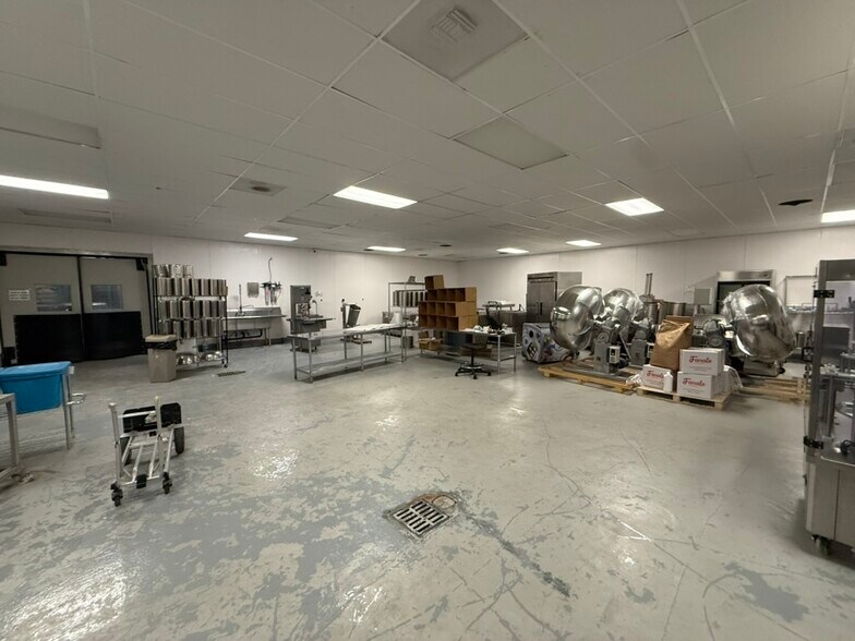 More Photos Of 31128 San Clemente St, Hayward Warehouse For Sale