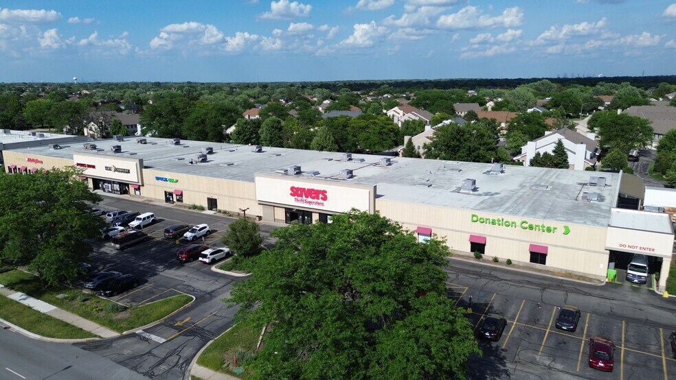 More Photos Of 15601-15625 S 94th Ave, Orland Park General Retail For Lease