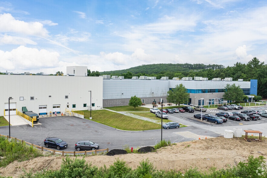 More Photos Of 10 Old Webster Rd, Oxford Manufacturing For Sale
