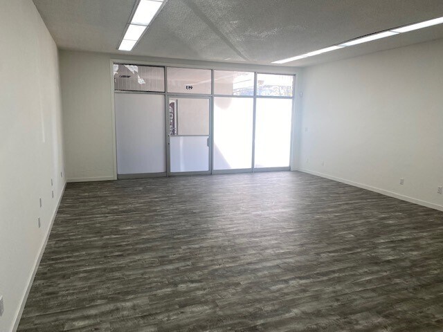 More Photos Of 947-959 Front St, Novato General Retail For Lease