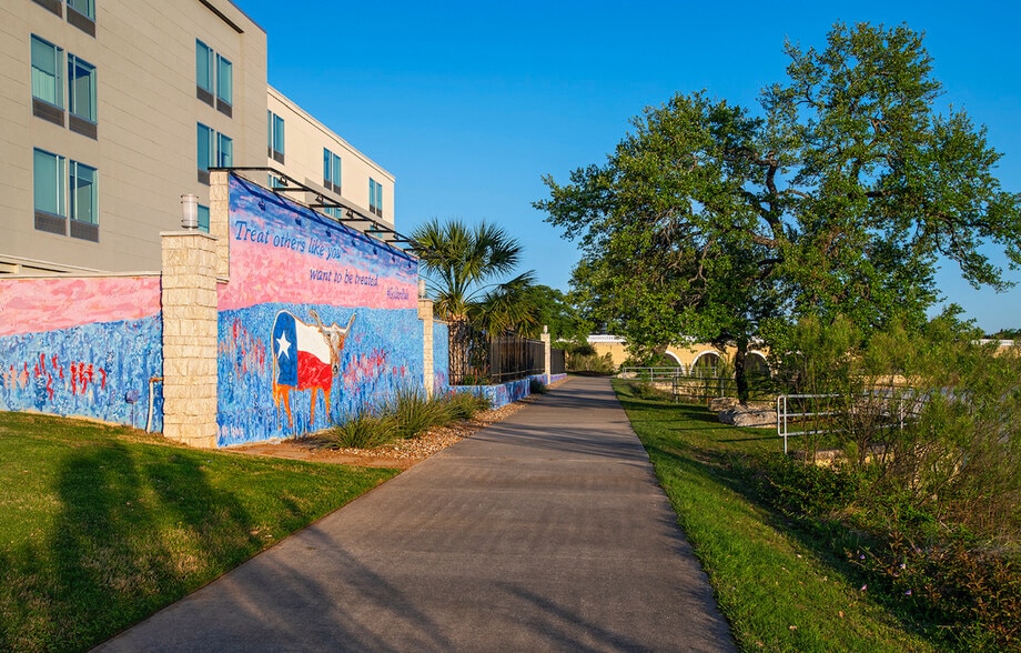 More Photos Of 1110 Discovery Blvd, Cedar Park Hotel For Sale