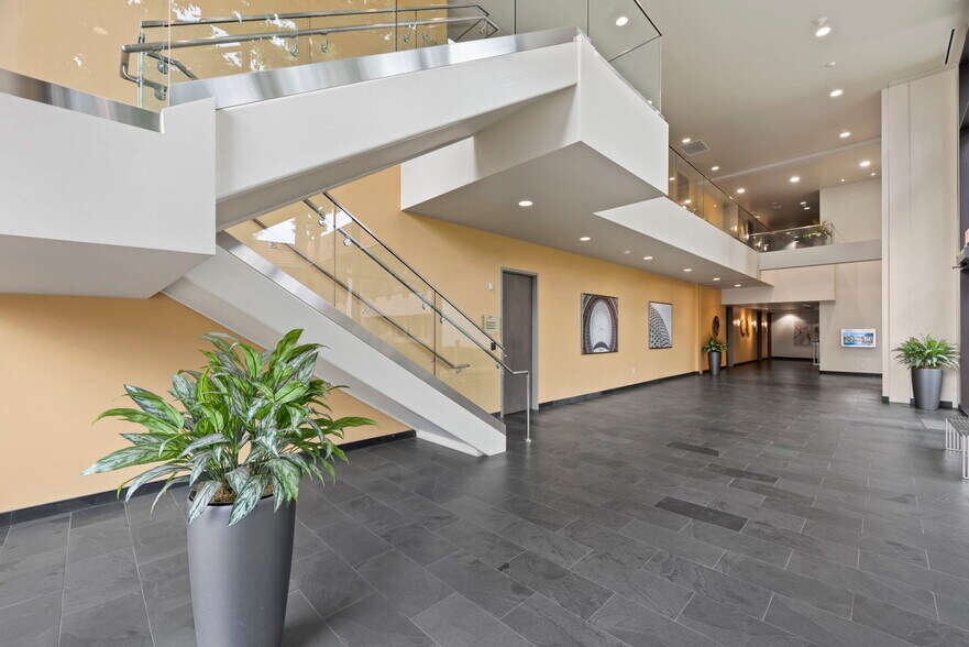 More Photos Of 32144 Agoura Rd, Westlake Village Medical For Lease
