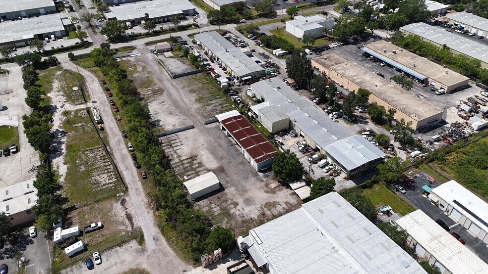 More Photos Of 12895 Automobile Blvd, Clearwater Warehouse For Lease