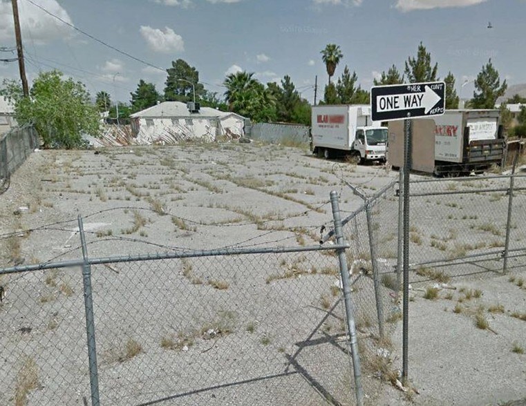 More Photos Of 1623-1625 Fremont St, Las Vegas Storefront Retail Office For Sale