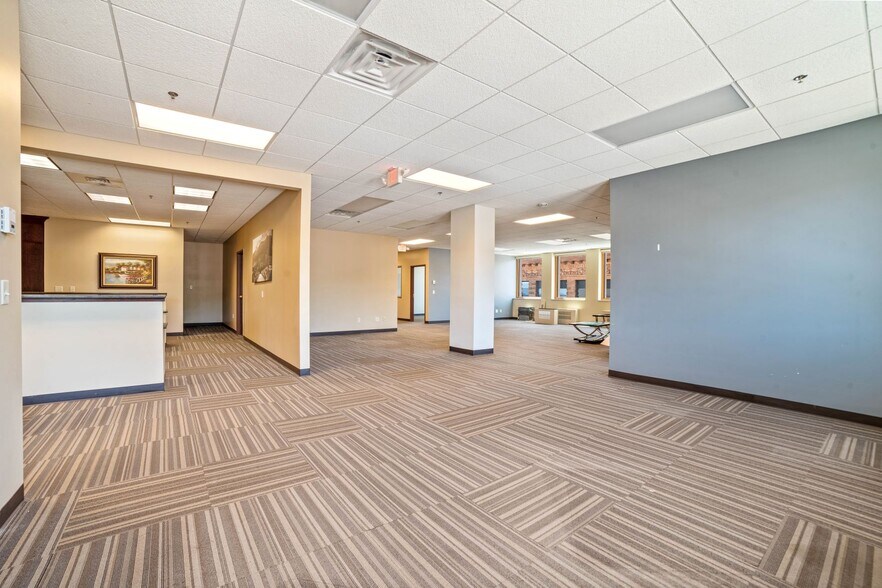 More Photos Of 230 W Superior St, Duluth Office For Lease