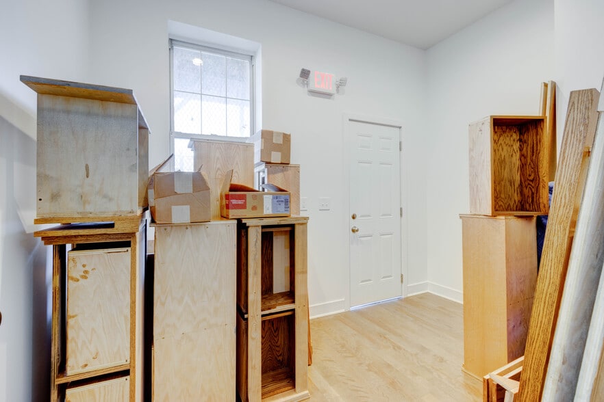 More Photos Of 833 N Howard St, Baltimore Storefront Retail Office For Lease