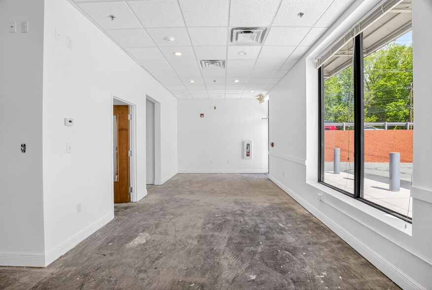 More Photos Of 214 Broadway, Saugus Unknown For Lease