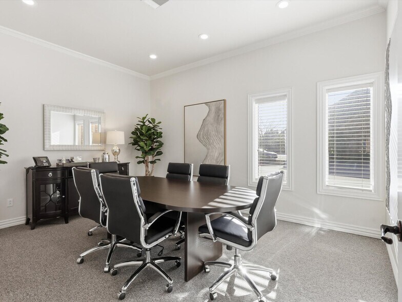 More Photos Of 101 Countryside Ct, Southlake Medical For Sale