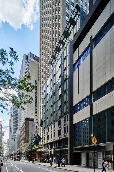 More Photos Of 11-13 W 51st St, New York Hotel For Lease