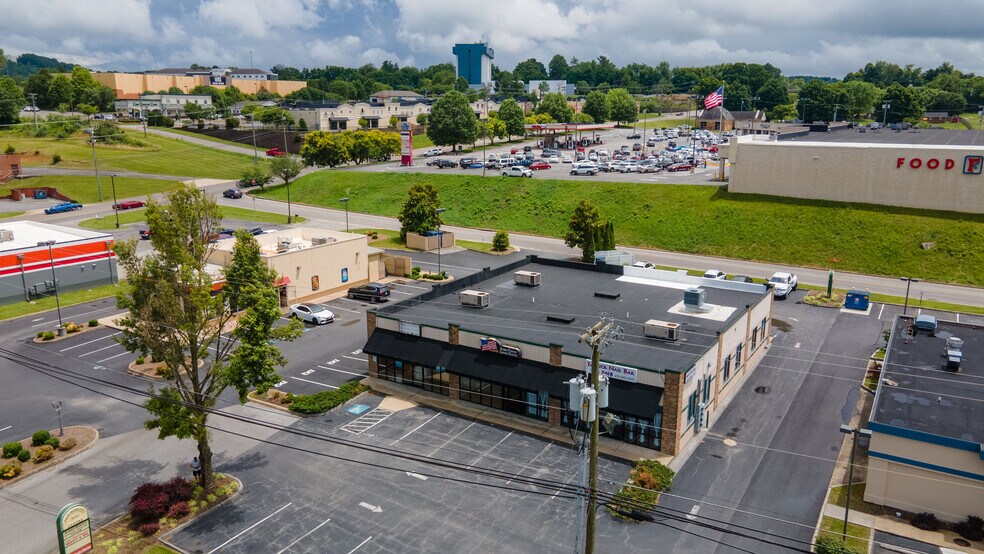 More Photos Of 2940 Paulena Dr, Bristol Unknown For Lease
