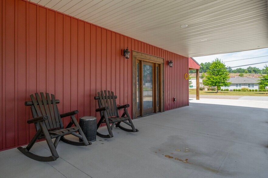 More Photos Of 613 N Main St, Piedmont Restaurant For Sale