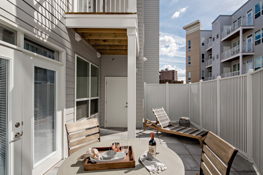 More Photos Of 300 Glenwood Ave, Bloomfield Apartments For Lease