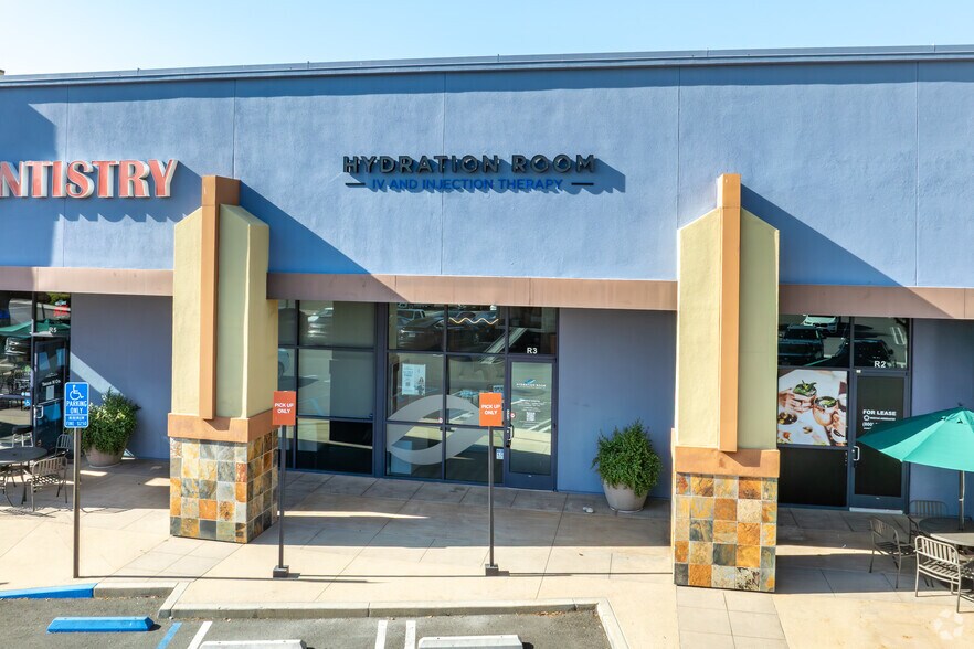 More Photos Of 27412 Antonio Pky, Ladera Ranch Storefront For Lease