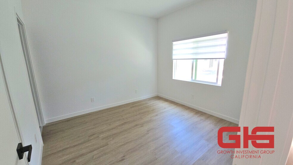 More Photos Of , Pasadena Multifamily For Sale