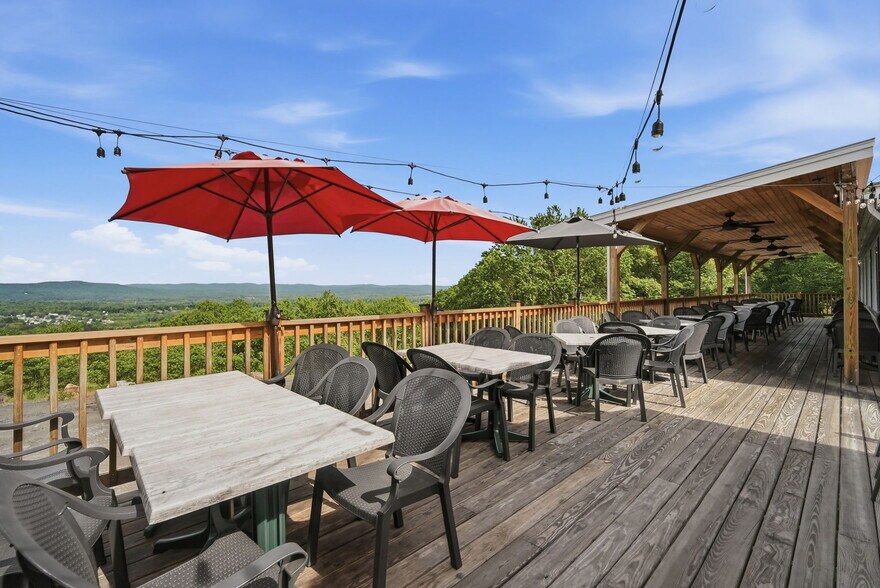 More Photos Of 100 Mountain Rd, Easthampton Restaurant For Sale