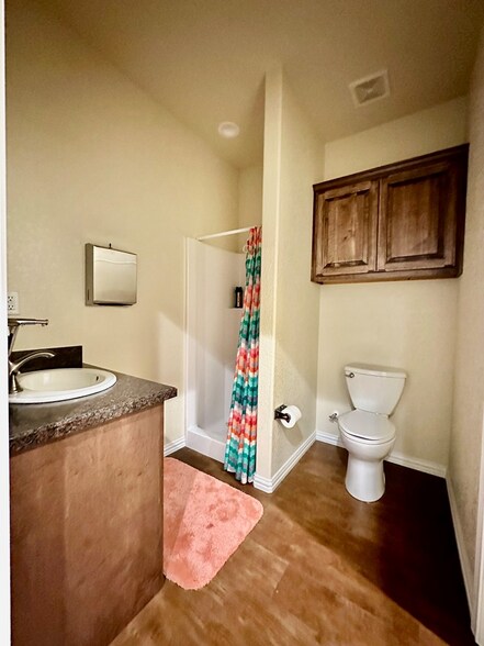 More Photos Of 602 US Highway 385 N, Seminole Flex For Sale