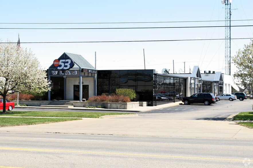 More Photos Of 5815 S Pennsylvania Ave, Lansing Movie Radio TVStudio For Lease