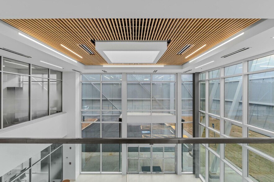 More Photos Of 100 Mkda Way, Griffin Manufacturing For Sale