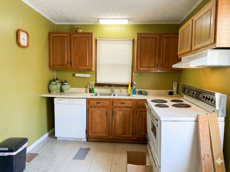 More Photos Of 4040 Ky-15, Bonnyman General Retail For Sale