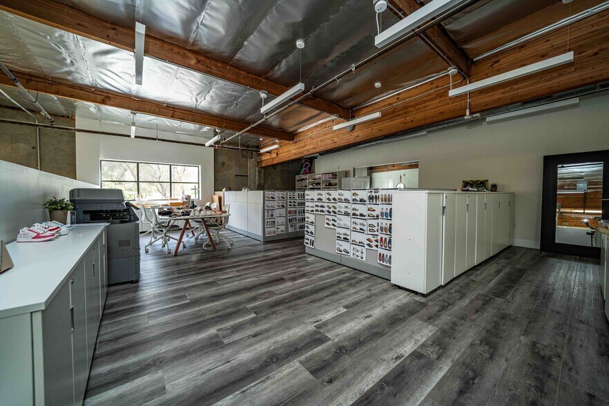 More Photos Of 2001 Saturn St, Monterey Park Light Distribution For Sale